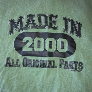 😊 5/$20. “Made in 2000” T-Shirt Sz L